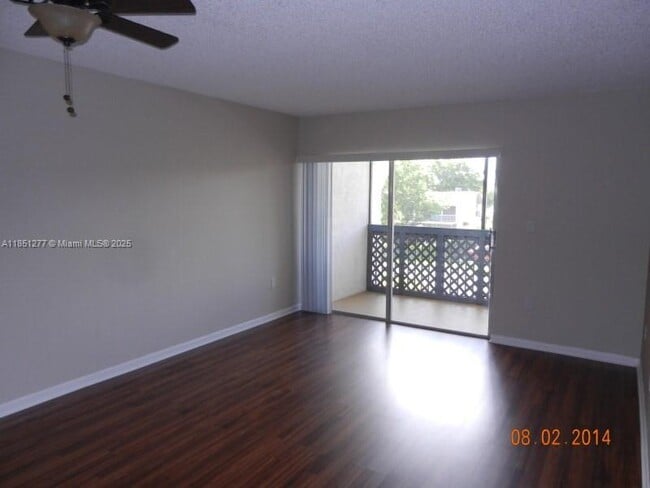 Building Photo - 721 N Pine Island Rd