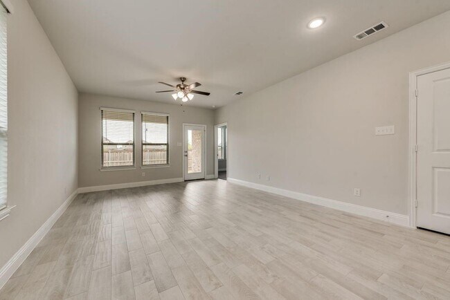 Building Photo - 1056 Norias Dr