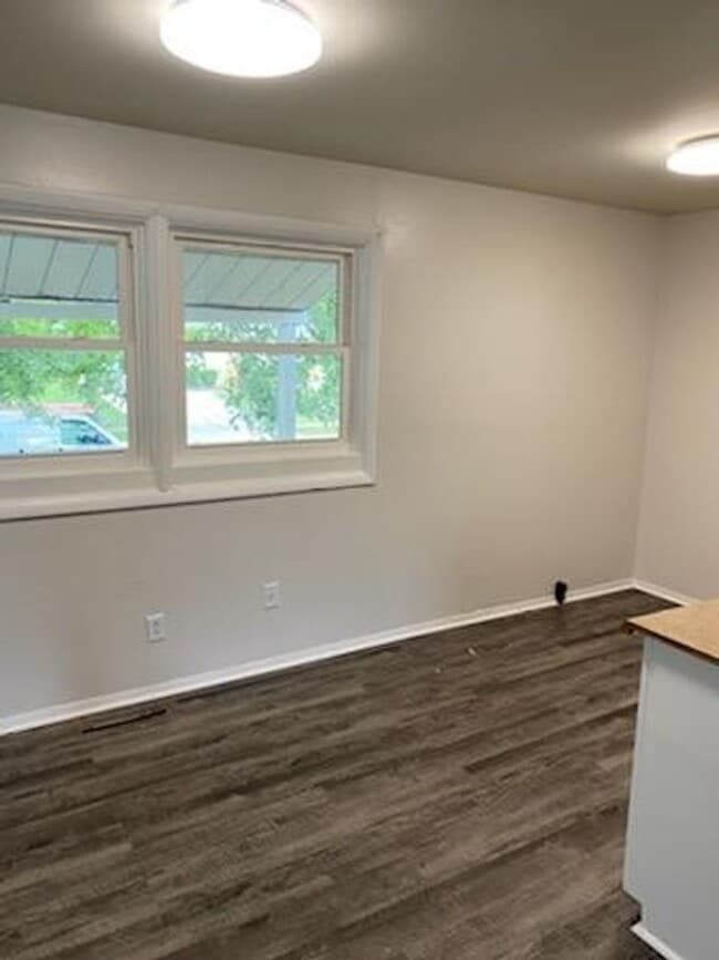 Building Photo - Charming 3-Bedroom Home with Spacious Yard...