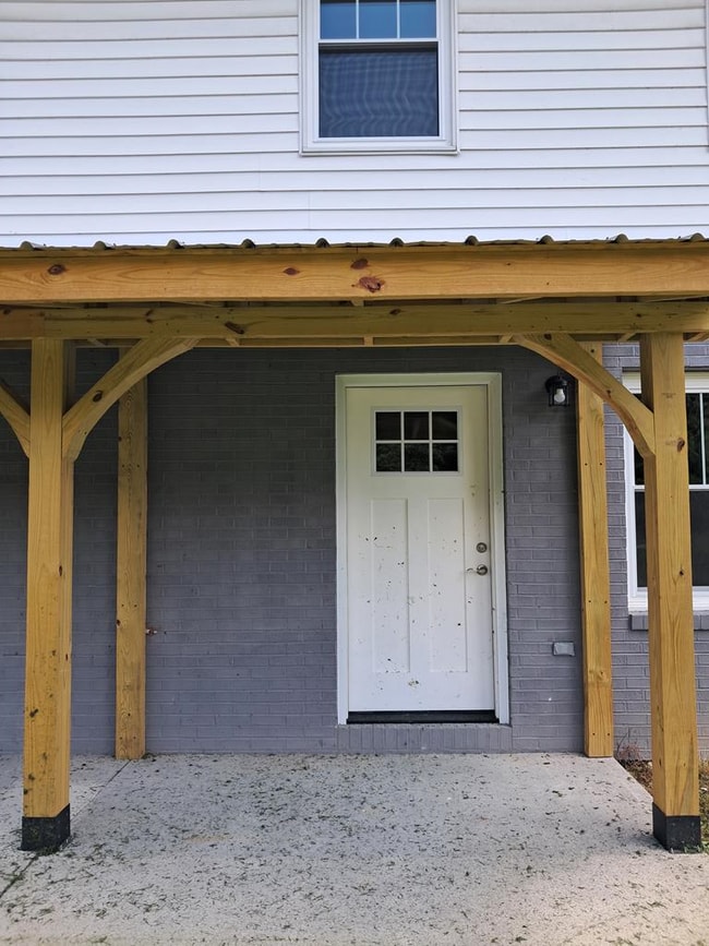 Building Photo - 315 #6 Sulphur Springs Rd