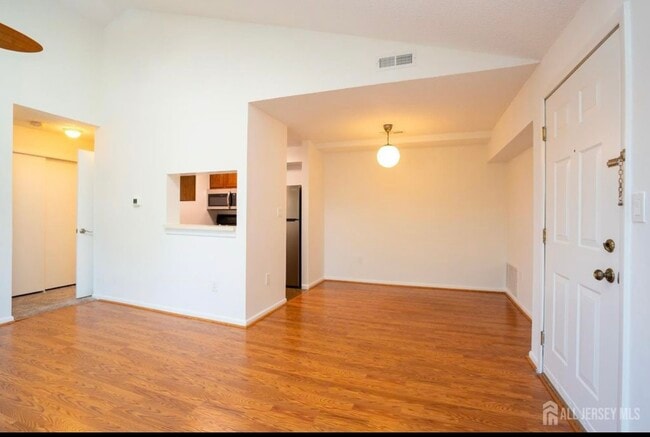 Building Photo - 403 Ravens Crest Dr