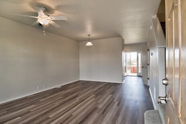 Building Photo - 7259 Countryside Grove