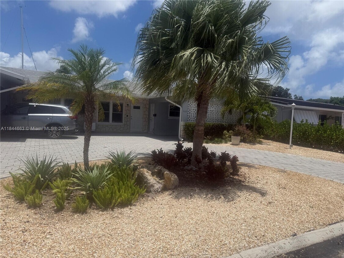 Primary Photo - 1115 SW 12th Ct