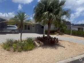 Building Photo - 1115 SW 12th Ct