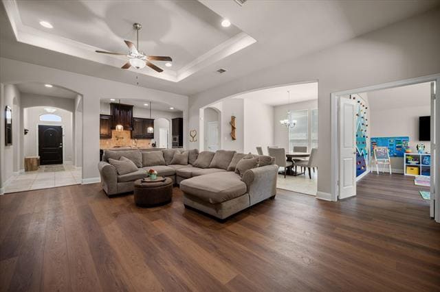 Foto del edificio - 909 Thistle Hl Trl