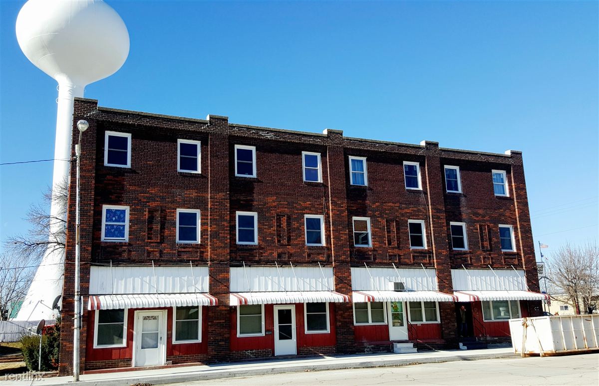 Primary Photo - 102 S Main St