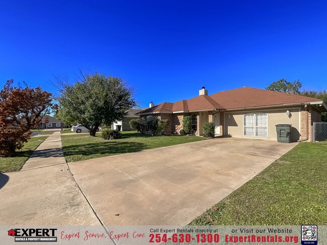 Building Photo - Light-Filled, Open-Concept Home in Killeen!