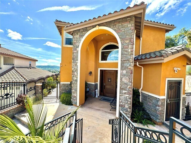 Foto principal - 1701 Crest View Pl