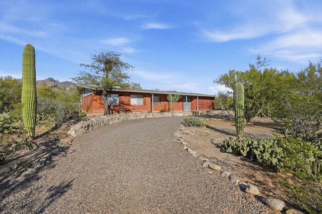 Building Photo - 2235 E Camino el Ganado