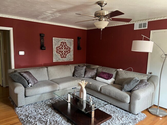 Foto del edificio - 6537 E Mockingbird Ln