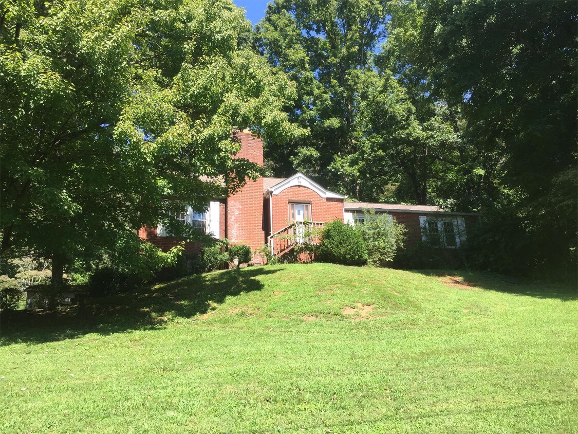 Primary Photo - 2801 Wildwood Rd