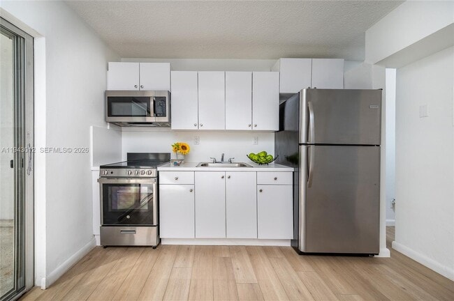 Foto del edificio - 2463 Coral Wy