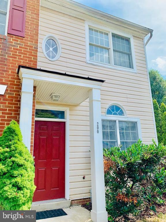 Primary Photo - 200 W Park Dr
