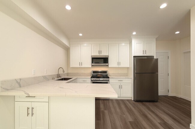 Foto del edificio - 5244 Whitsett Ave