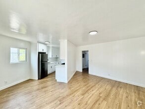 Building Photo - 340 W 87th St