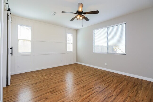 Building Photo - 4580 W Federal Way