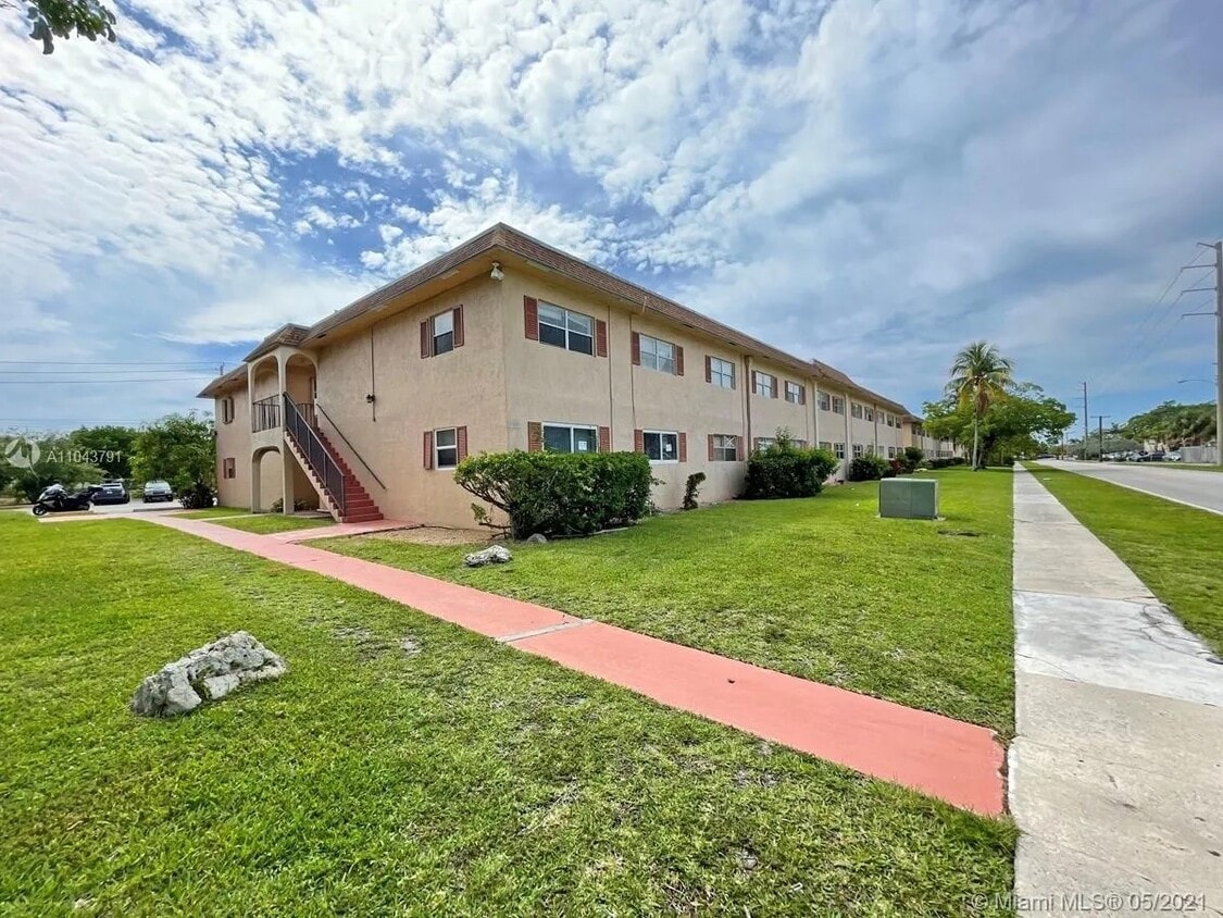 Primary Photo - 500 SW 2nd Ave
