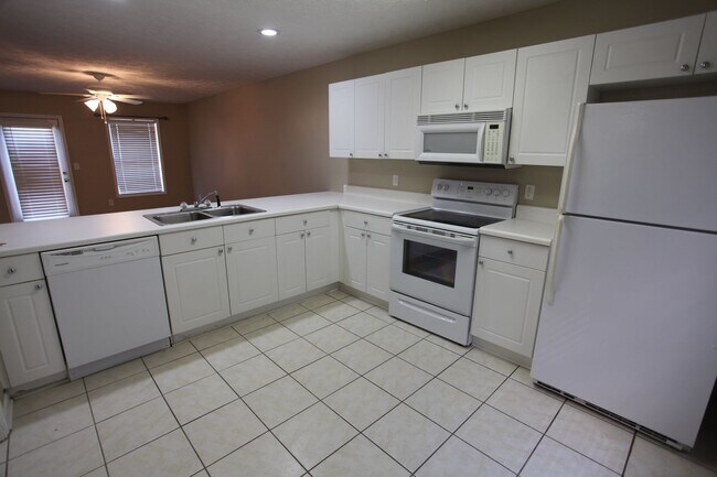 Photo - 1477 N Donahue Unit 803 House