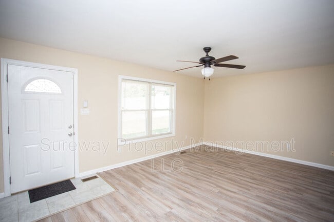 Building Photo - 16 Lerner Ct