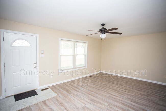 Foto del edificio - 16 Lerner Ct