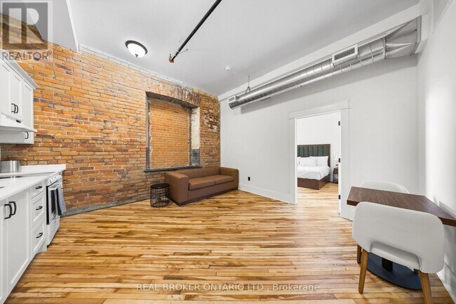 Photo du bâtiment - 150 Mill St
