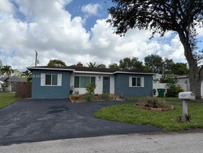 Building Photo - 6215 SW 20th St