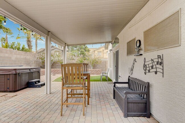 Foto del edificio - IMMACULATE FURNISHED 3BEDROOM GREEN VALLEY BEAUTY!