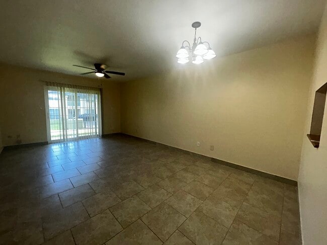 Photo - 2325 W Pensacola St Townhome