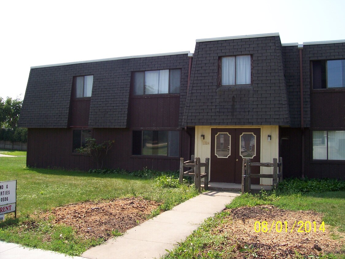 2324 W 4th St Unit 1, Cedar Falls, IA 50613 Apartments at 2324 W 4th