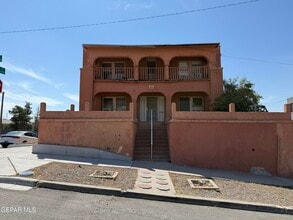 Building Photo - 714 E River Ave
