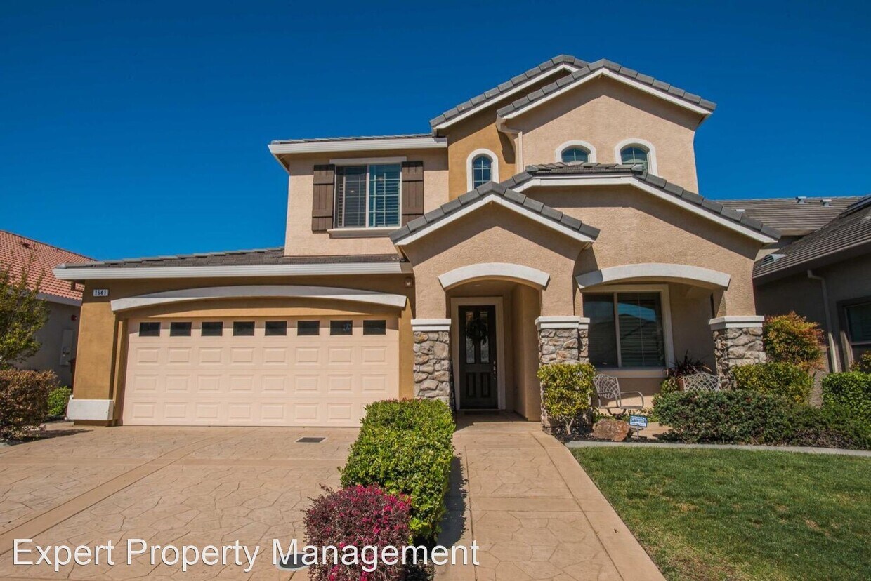 6 br, 4 bath House 1641B La Guardia Cir House Rental in Lincoln