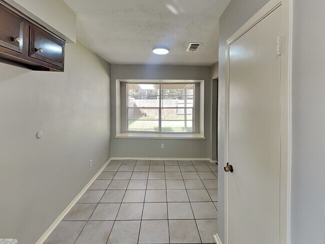 Foto del edificio - 4315 Sloangate Dr