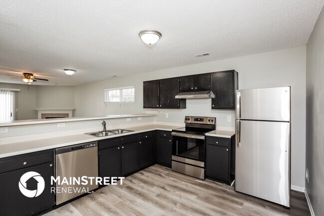Foto del edificio - 4550 Riverbrook Ln