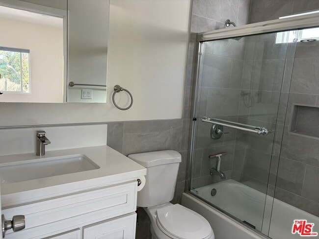 Building Photo - 9556 Lambert Cir