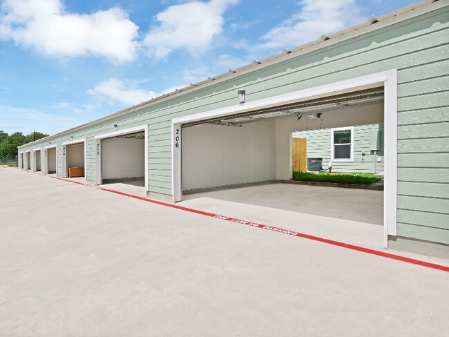 Building Photo - 2734 Arlington Ct