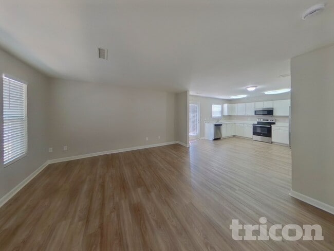 Building Photo - 758 Sinclair Dr