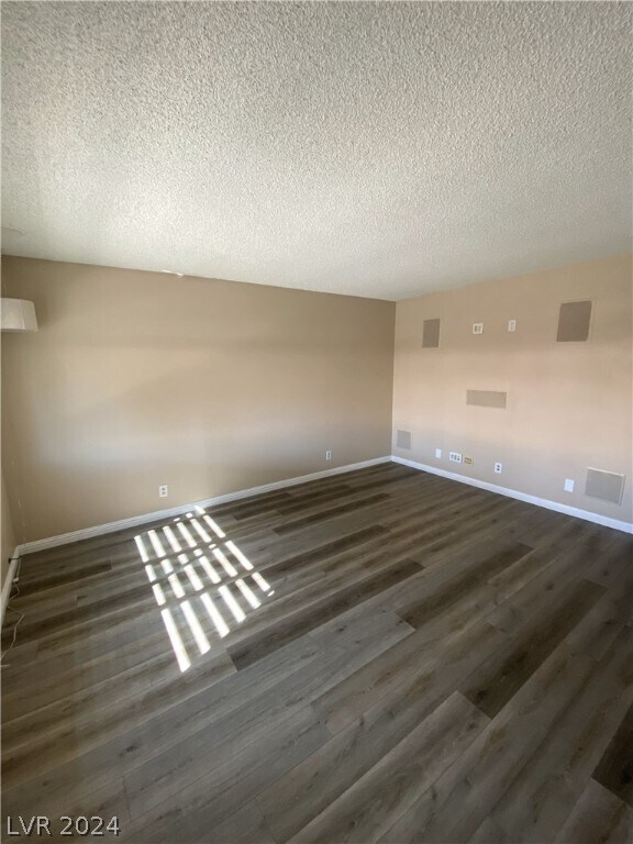 Foto del edificio - 649 Pepper Tree Cir