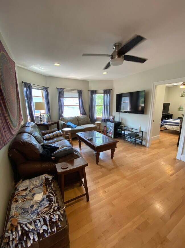 Foto del edificio - 316 N Harvard St