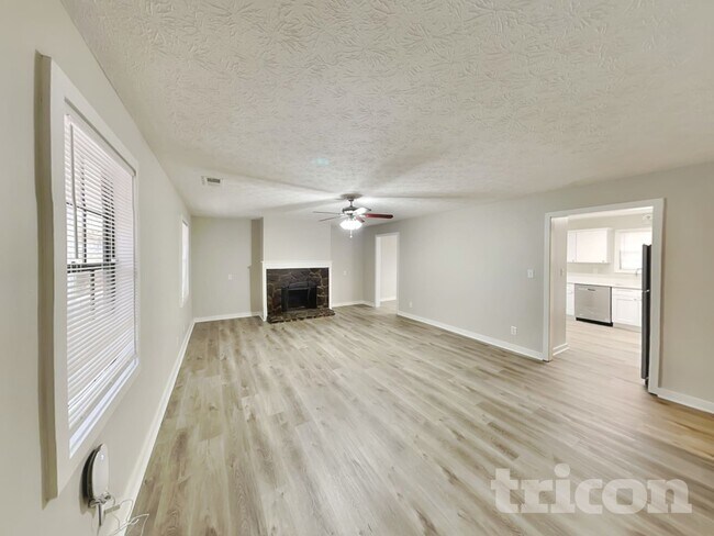 Building Photo - 285 Fireside Way