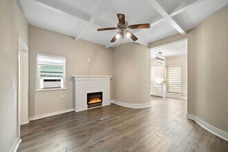 Building Photo - 4618 McKinney St