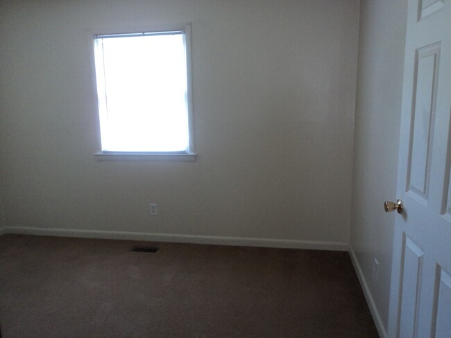 Building Photo - 849 Bedrock Dr