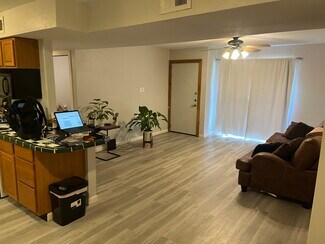 Building Photo - 904 University Oaks Blvd