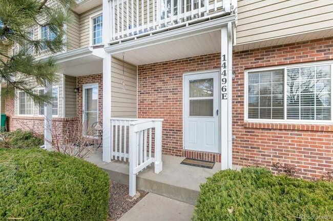 Puerta principal - 14496 E Tufts Plz