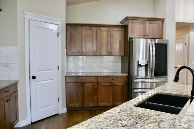 Foto del edificio - Silver Lining