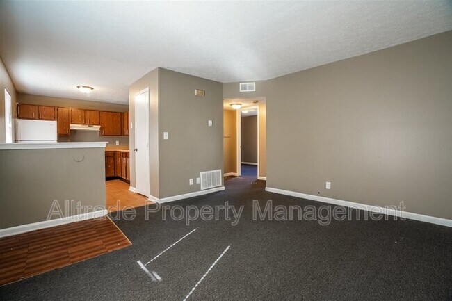 Foto del edificio - 1215 Huntington Ln