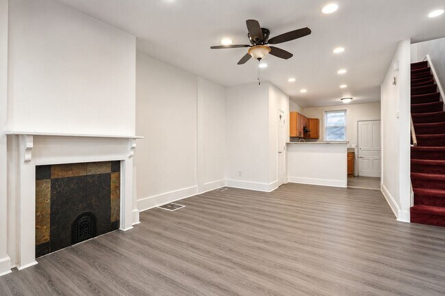 Building Photo - Charming 2-Bedroom Home with Private Yard in West Philadelphia