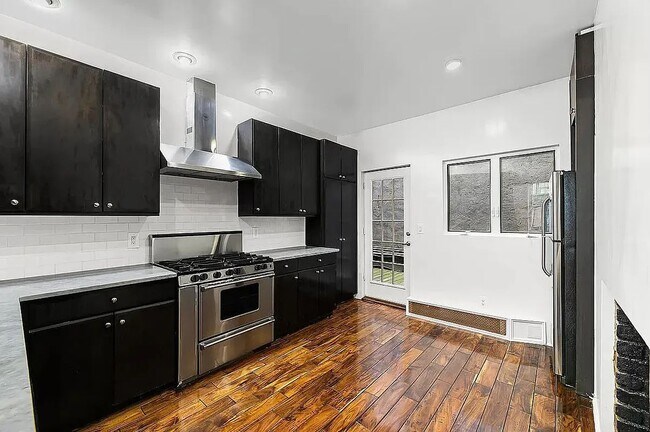 Building Photo - 510 Greenwich Street