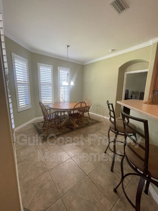 Foto del edificio - 13818 Village Creek Dr