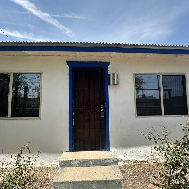 Building Photo - 1319 N 13th Ave