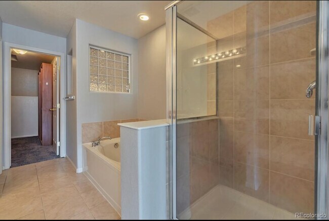 Building Photo - 1458 S Dayton Cir